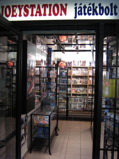 q_uzlet_bejarat.jpg q_uzlet_bejarat.jpg